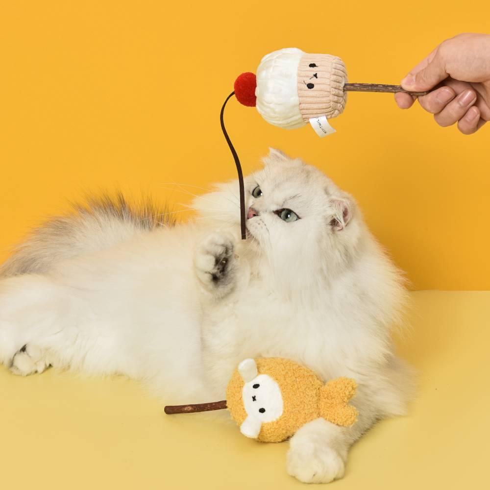 Silver Vine Stick Interactive Plush Cat Toy – Happy Tempura & Cupcake