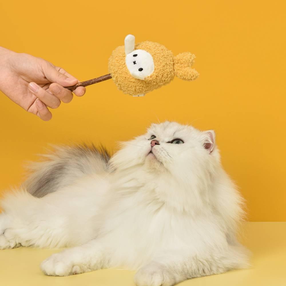 Silver Vine Stick Interactive Plush Cat Toy – Happy Tempura & Cupcake