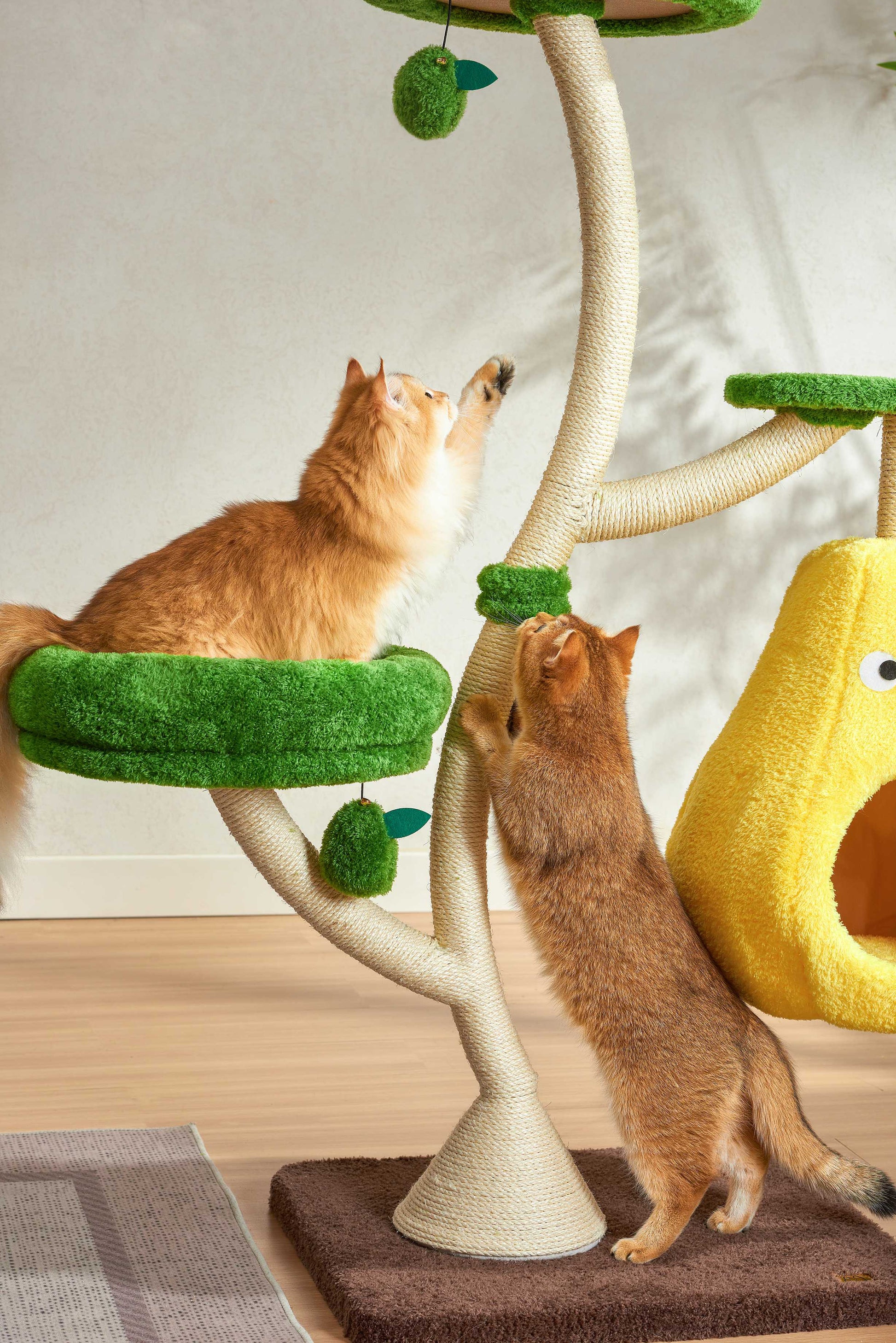 Michu Verde Modern Solid Wood Cat Tree: Multi-Level, Cozy Pear Nest
